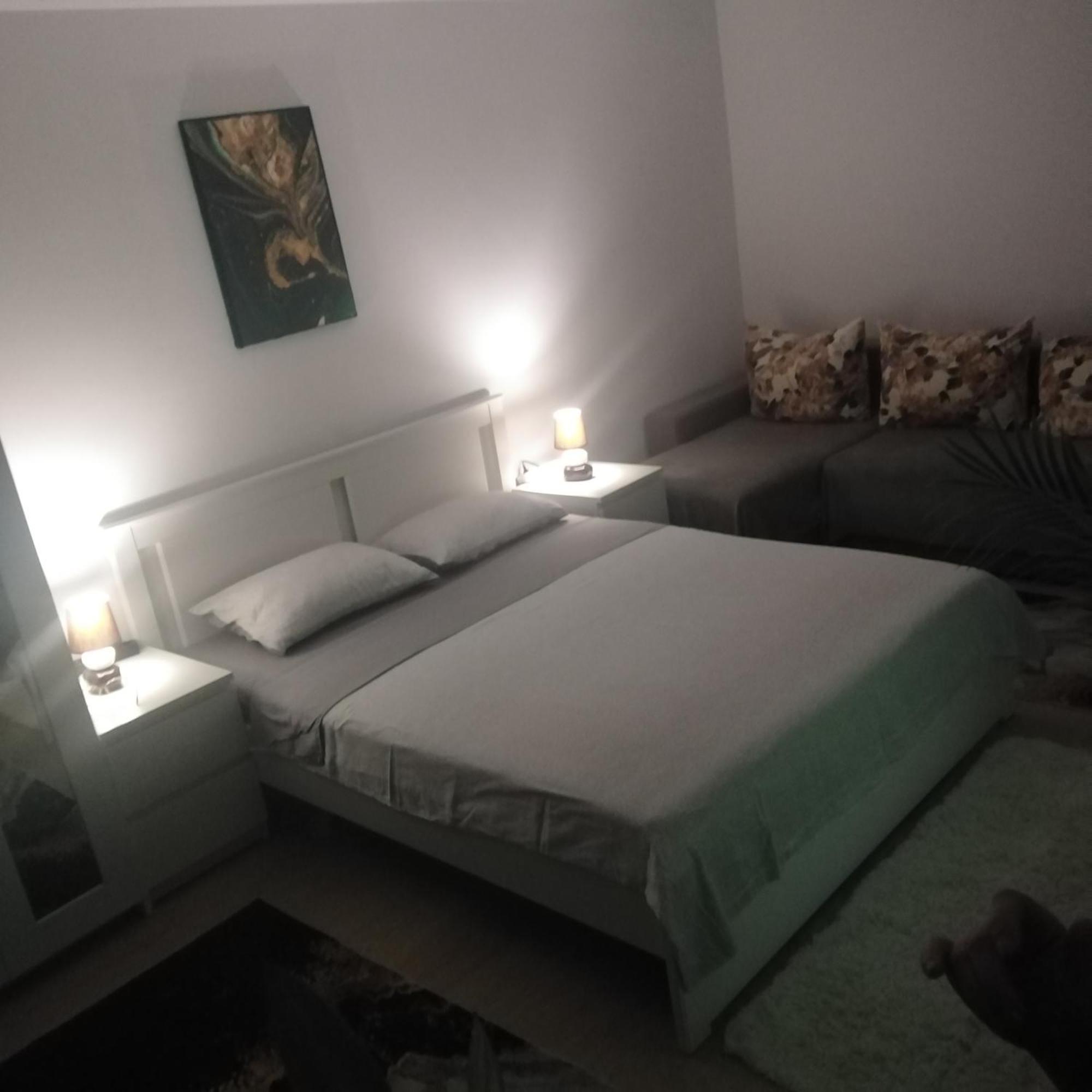 Appartamento Garsoniera REBECCA Tîrgu Ocna Esterno foto