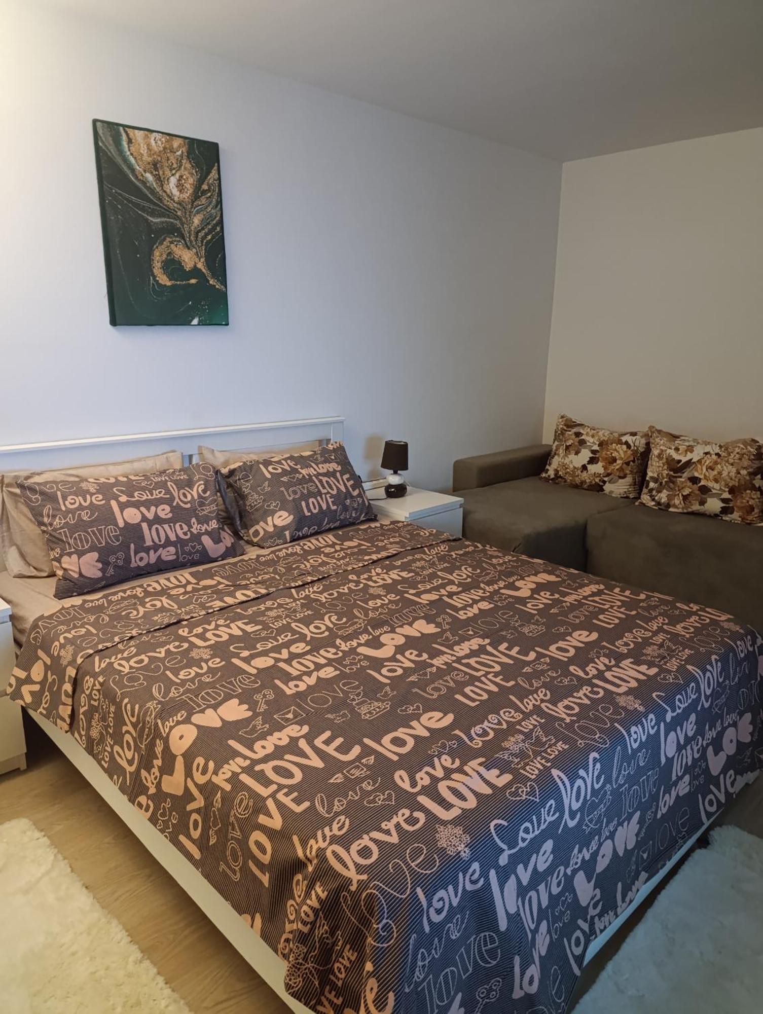 Appartamento Garsoniera REBECCA Tîrgu Ocna Esterno foto